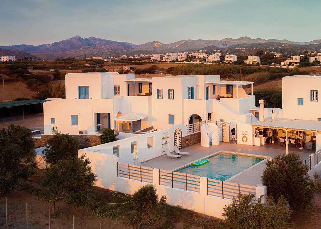 About us - NAXOS AFFINITY VILLAS